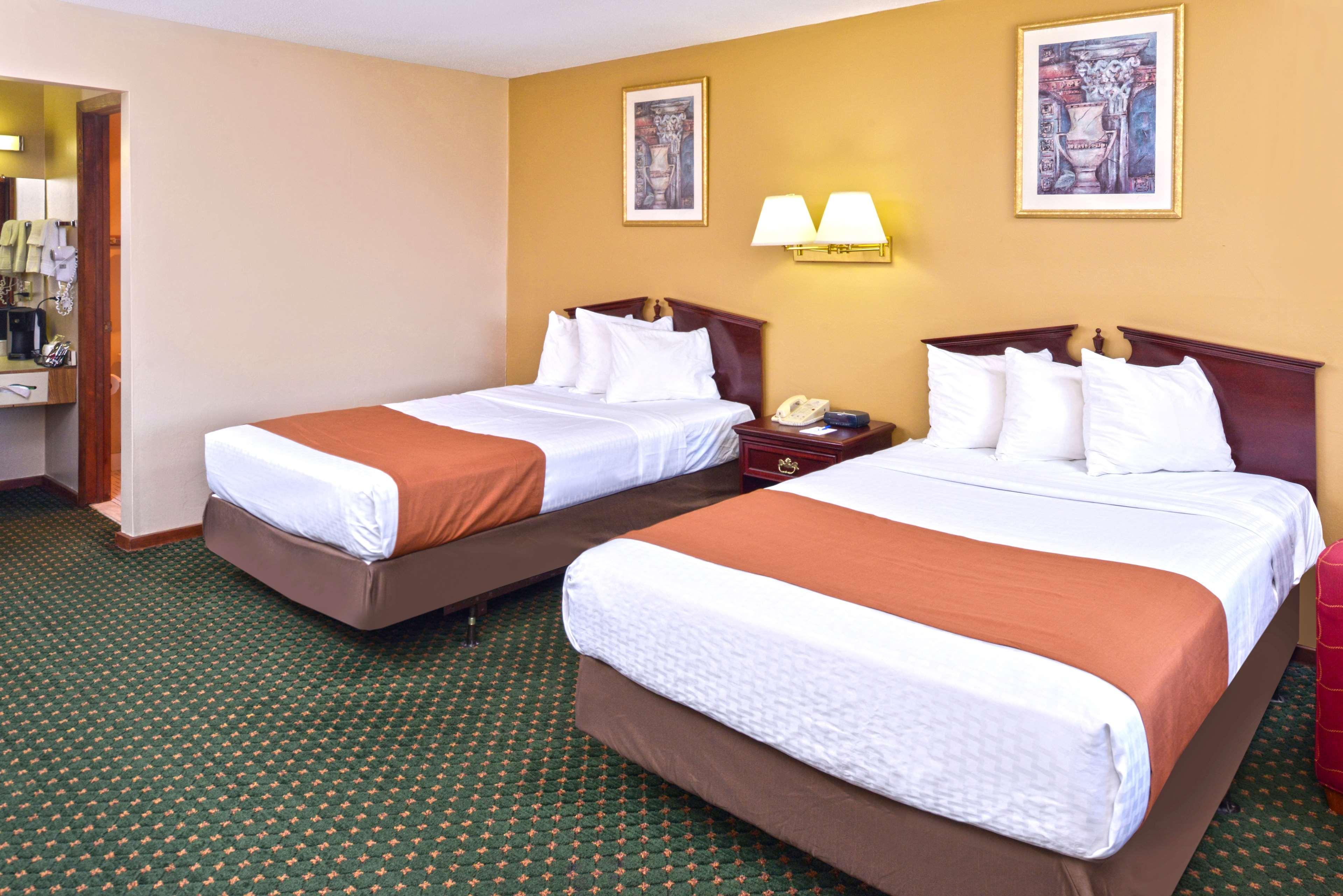 Americas Best Value Inn Plattsburgh Exterior foto