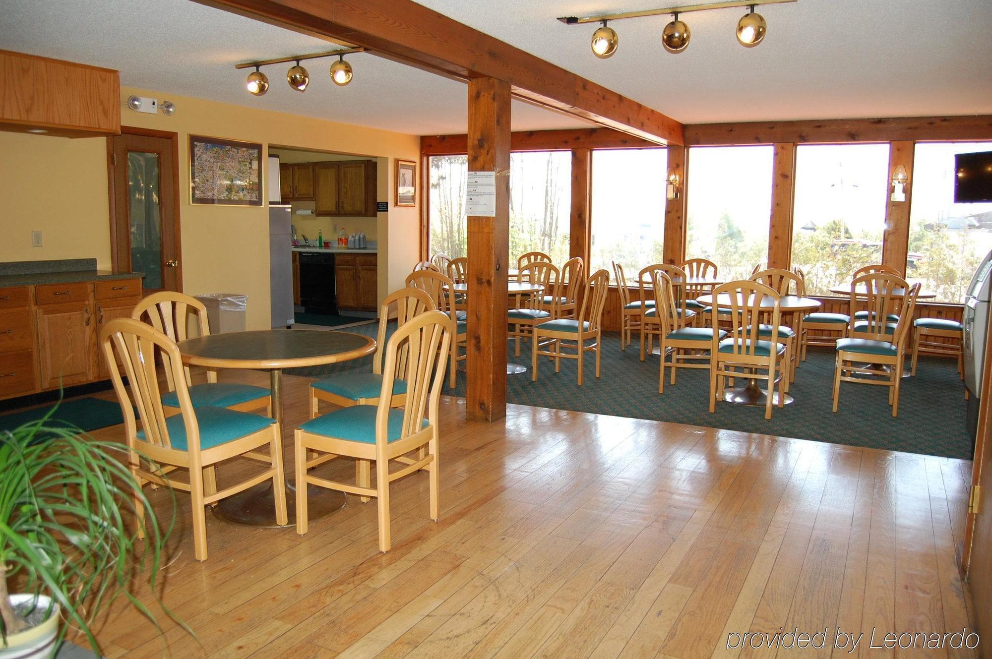 Americas Best Value Inn Plattsburgh Restaurante foto