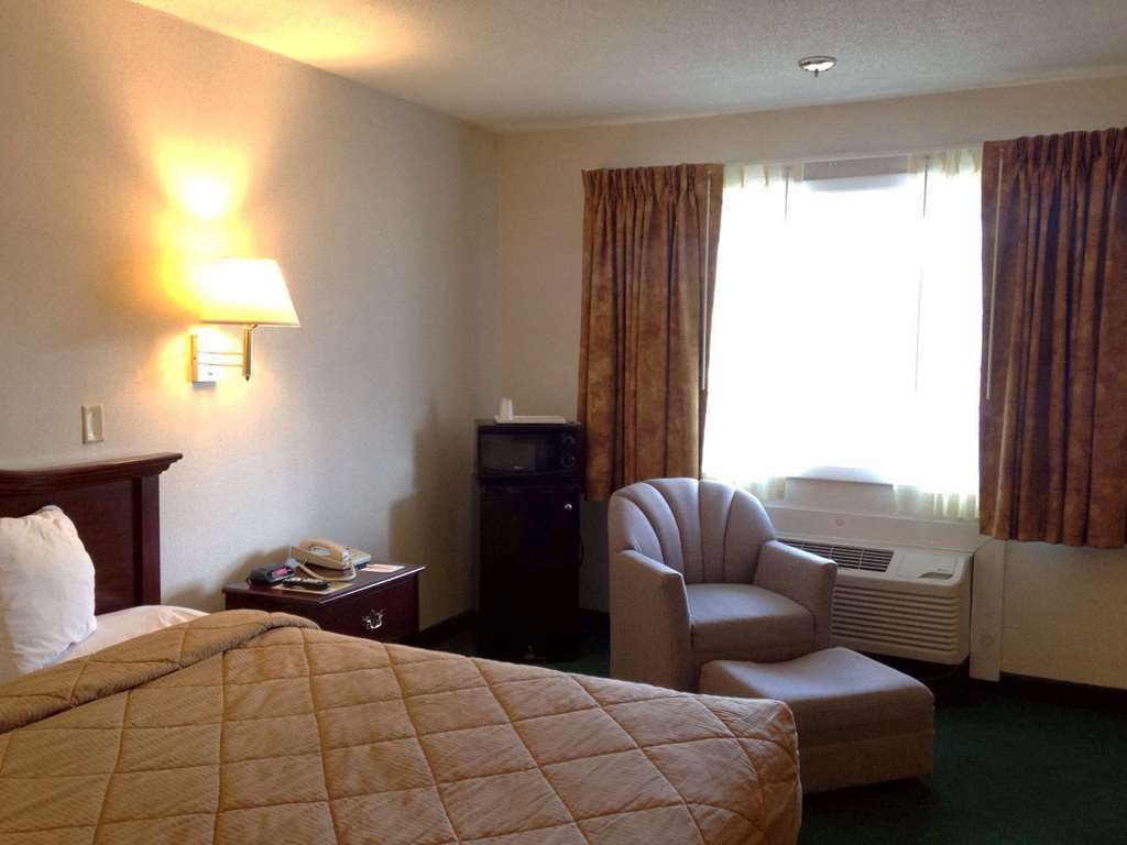 Americas Best Value Inn Plattsburgh Quarto foto