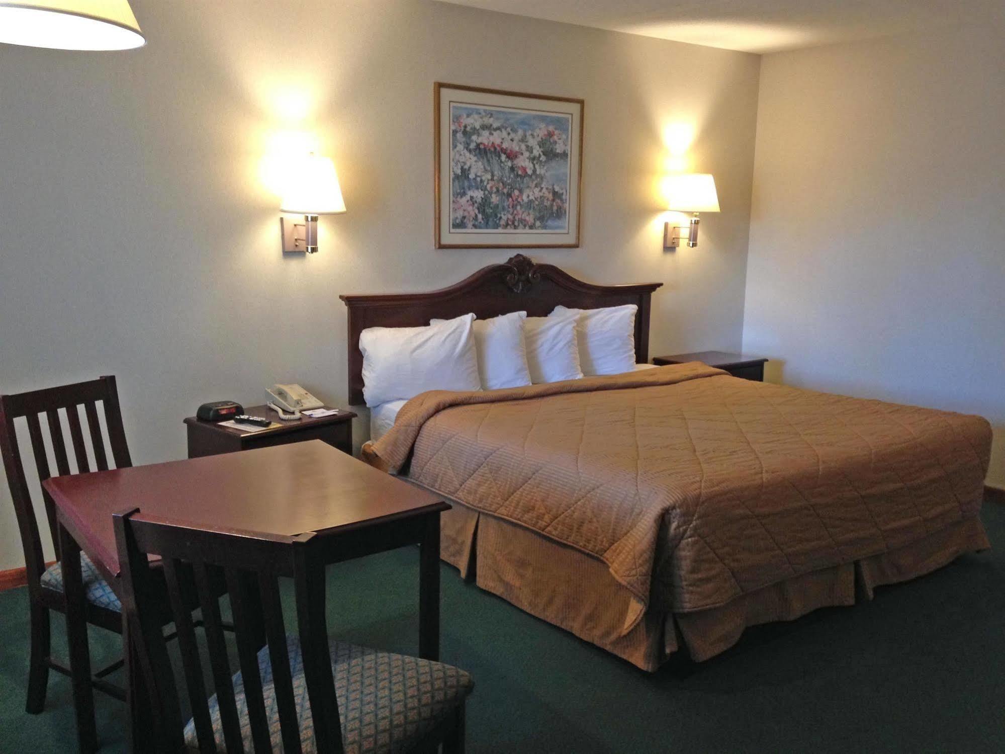 Americas Best Value Inn Plattsburgh Exterior foto
