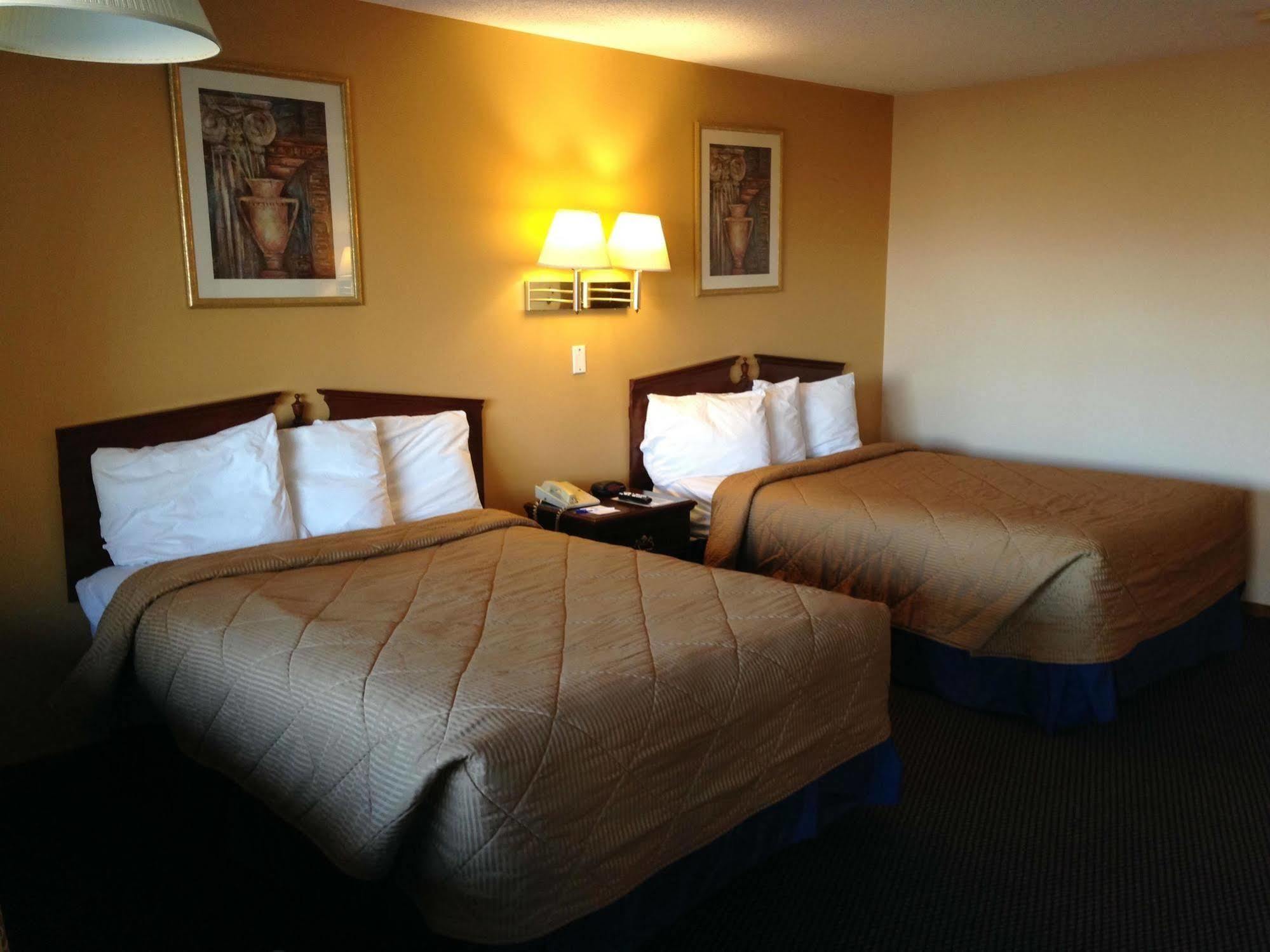 Americas Best Value Inn Plattsburgh Exterior foto
