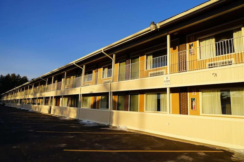 Americas Best Value Inn Plattsburgh Exterior foto